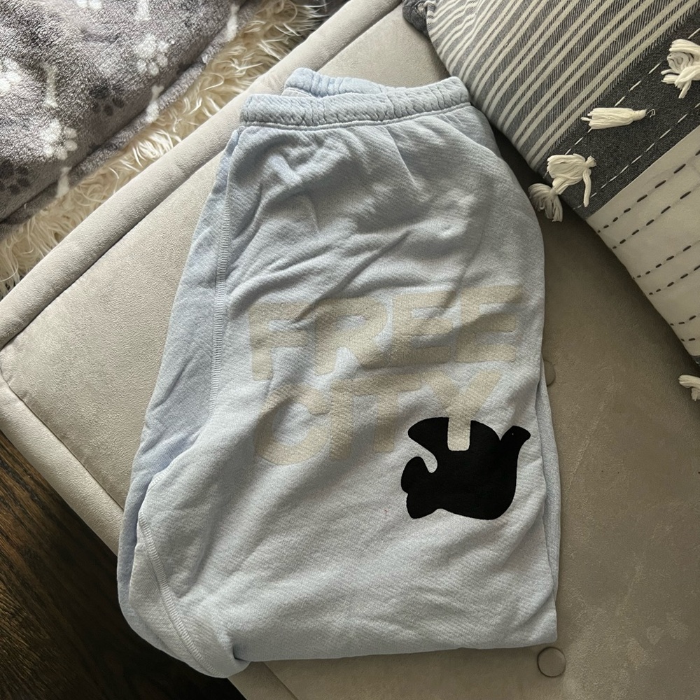 NWOT FREE CITY SWEATS Size M